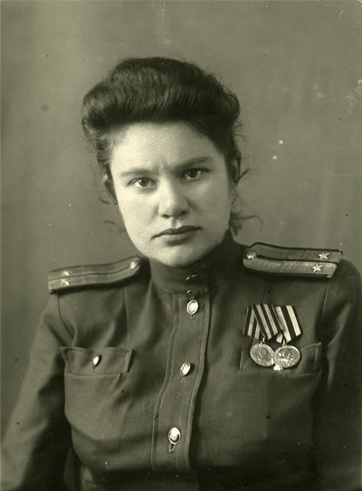 Мама сразу после войны. Мама сразу после войны.